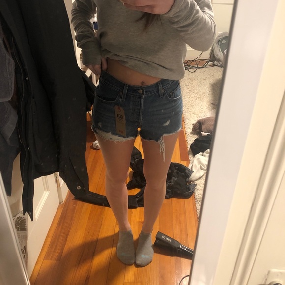 Levi’s 501 Denim Shorts - Picture 4 of 4